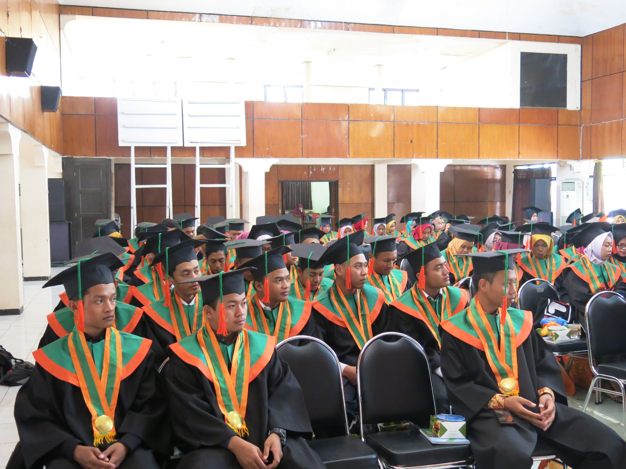 Pelepasan Wisudawan/Wisudawati Fakultas Ekonomi dan Bisnis Islam IAIN Salatiga